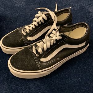 Vans sneakers low top black gently worn